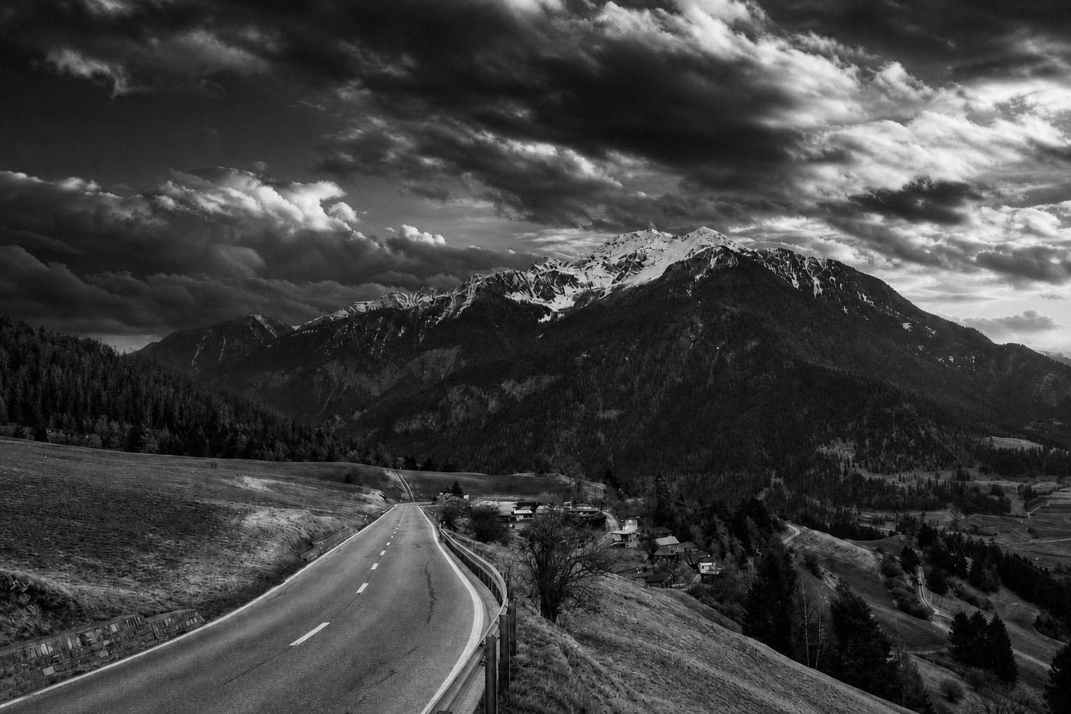 Lenzerheide — winding mountain road